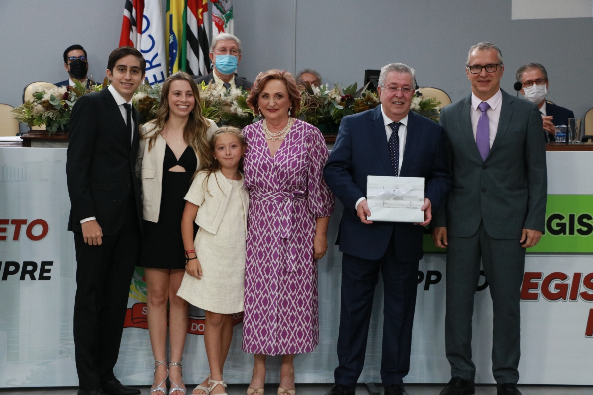 Médico do Ultra-X recebe medalha da Câmara de Rio Preto